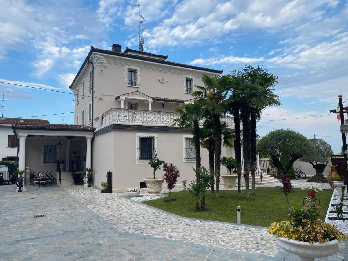 B&B Stazione Don Camillo Brescello Exteriér fotografie
