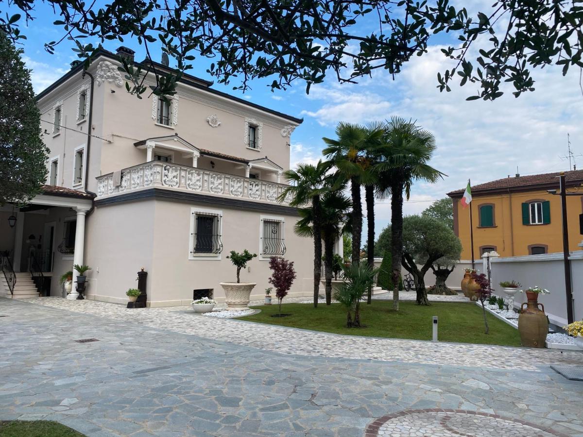 B&B Stazione Don Camillo Brescello Exteriér fotografie